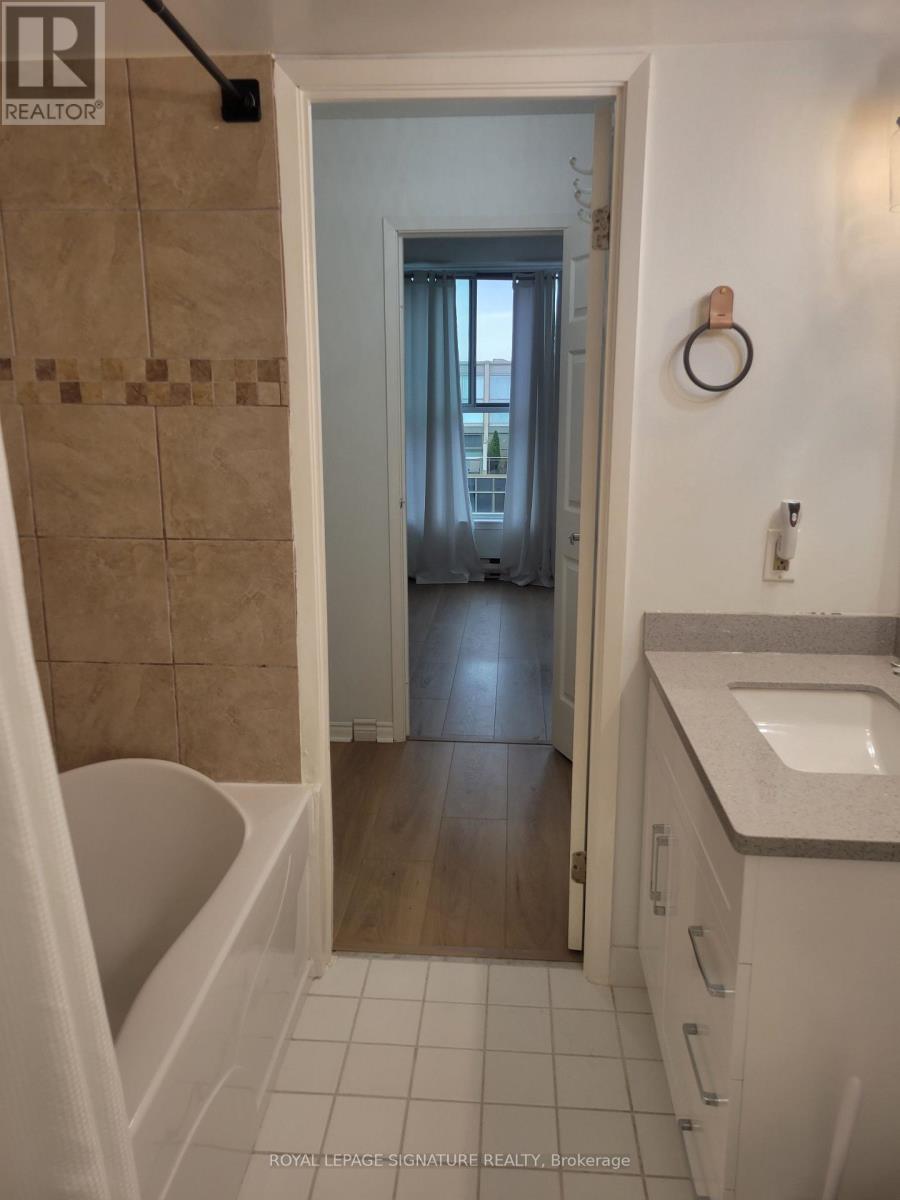 806 - 222 The Esplanade, Toronto, Ontario  M5A 4M8 - Photo 10 - C12130038