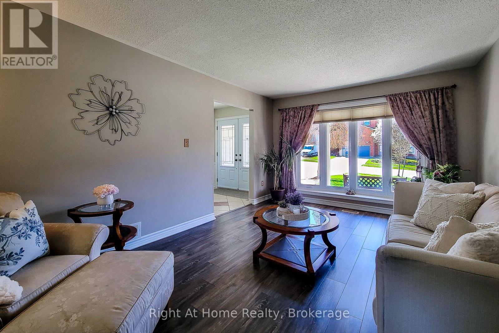 133 Lavender Drive, Hamilton, Ontario  L9K 1B6 - Photo 7 - X12130359