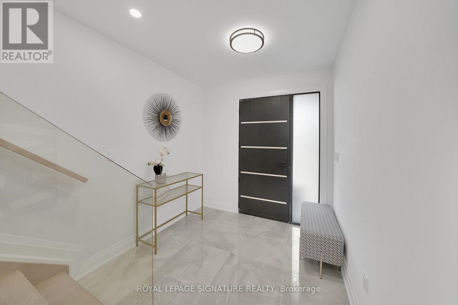 Property at 1240A BAYVIEW STREET image 3