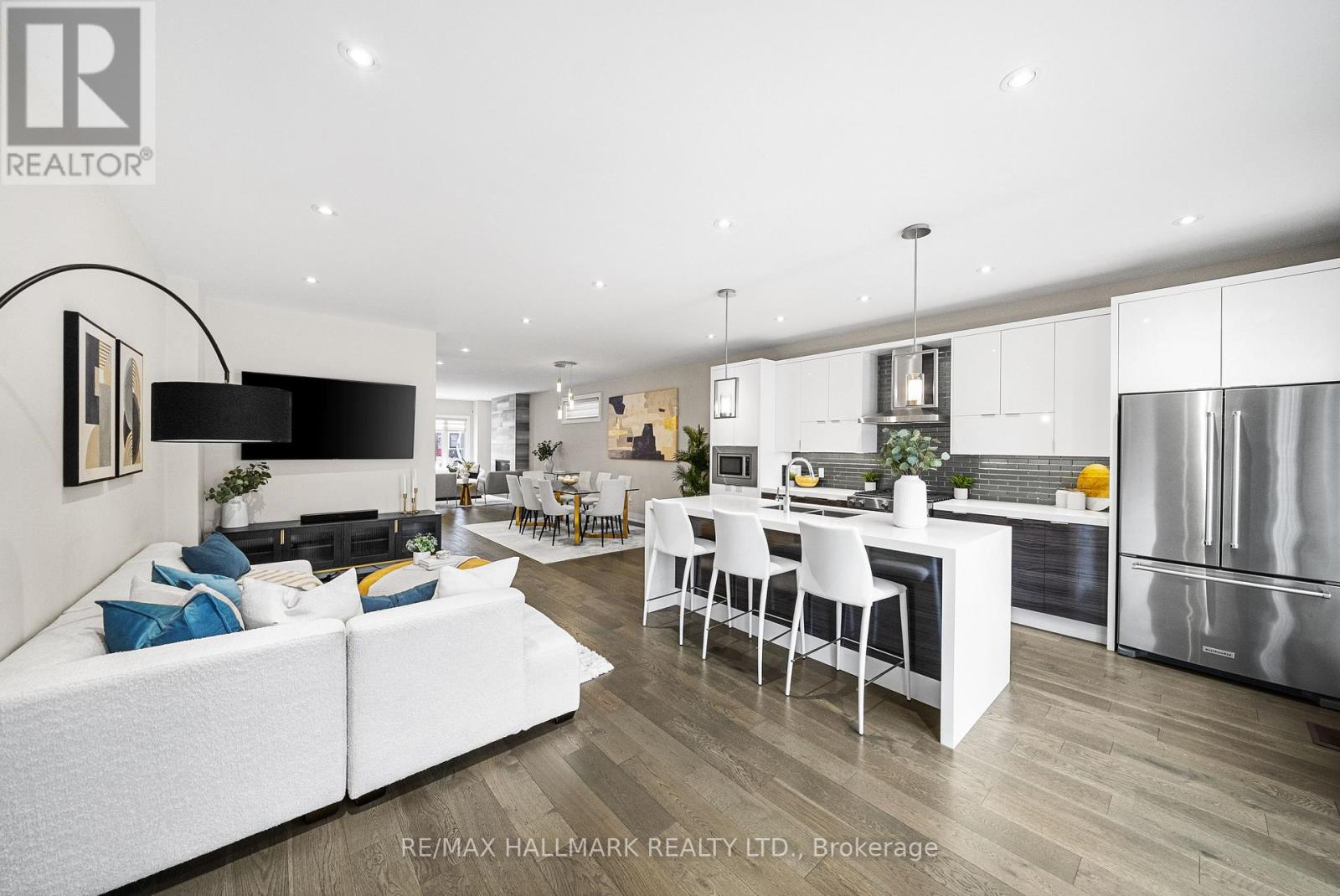 23 Roblin Avenue, Toronto, Ontario  M4C 3P7 - Photo 14 - E12130024