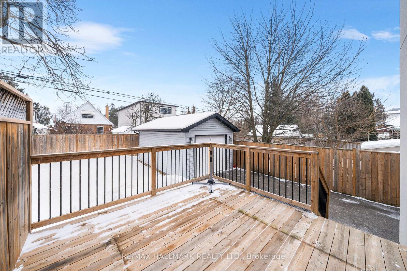 23 Roblin Avenue, Toronto, Ontario  M4C 3P7 - Photo 23 - E12130024