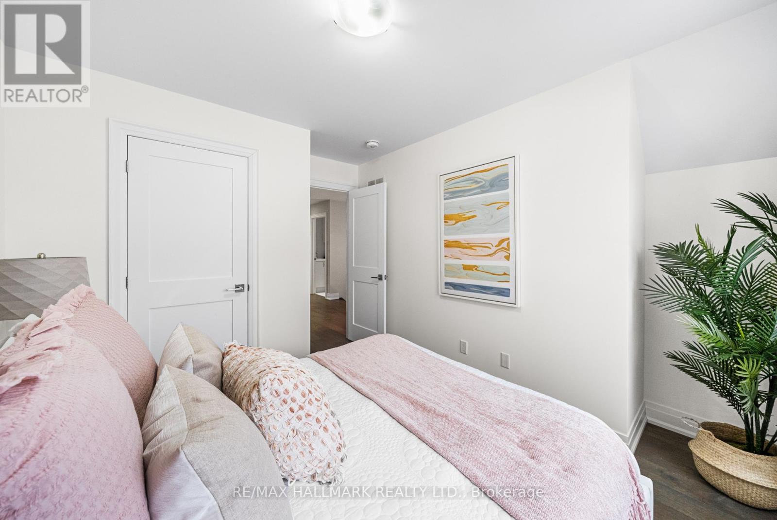 23 Roblin Avenue, Toronto, Ontario  M4C 3P7 - Photo 28 - E12130024