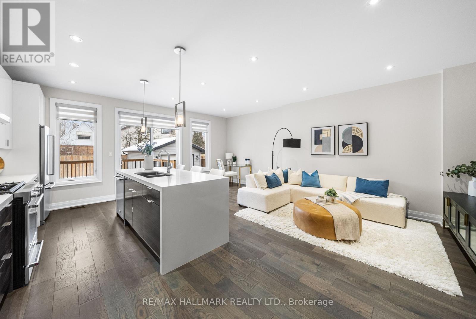 23 Roblin Avenue, Toronto, Ontario  M4C 3P7 - Photo 9 - E12130024