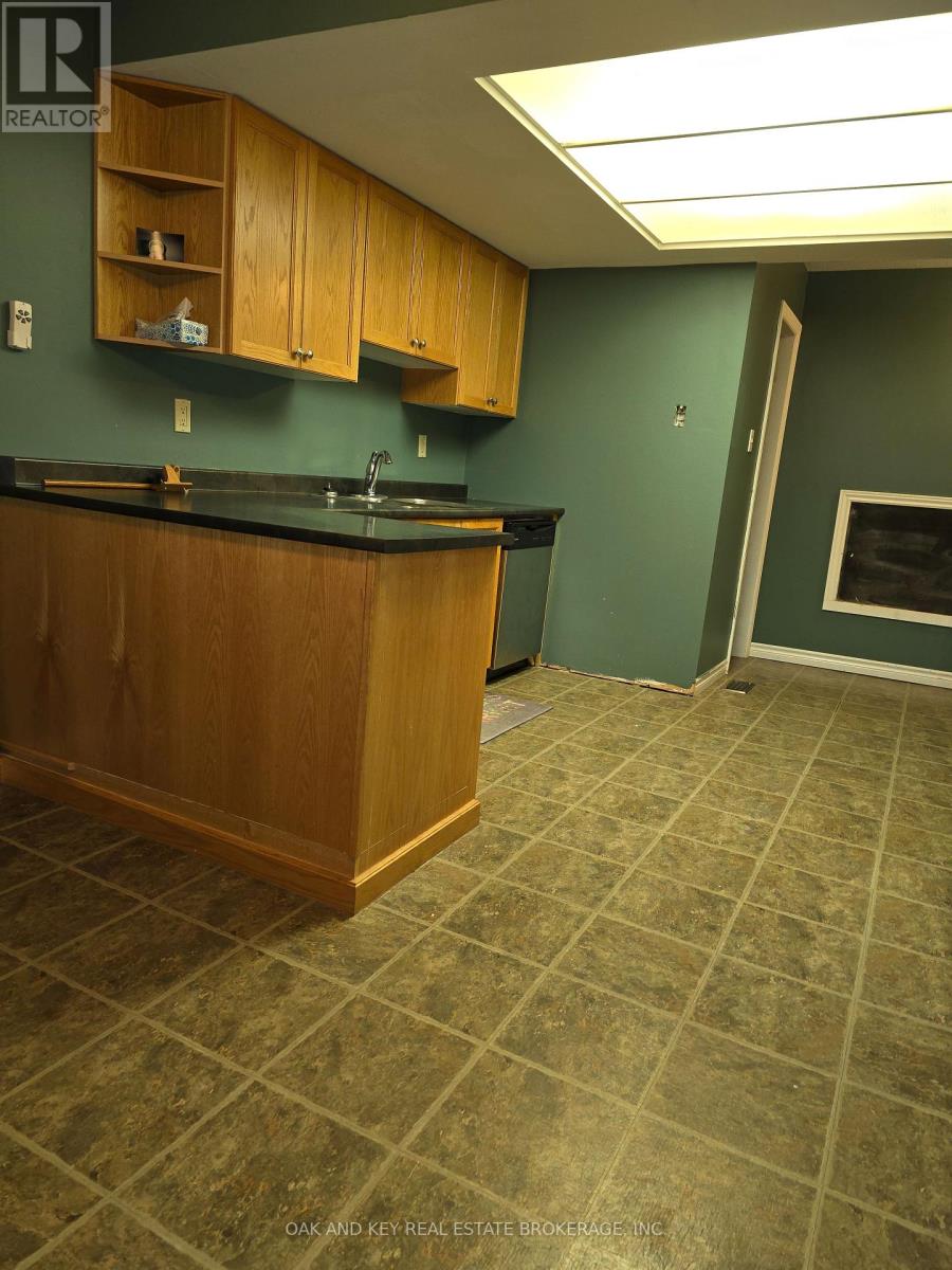 Photo 4 of 11 for 895 Dalhousie Drive