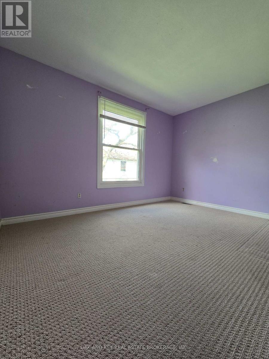 Photo 9 of 11 for 895 Dalhousie Drive