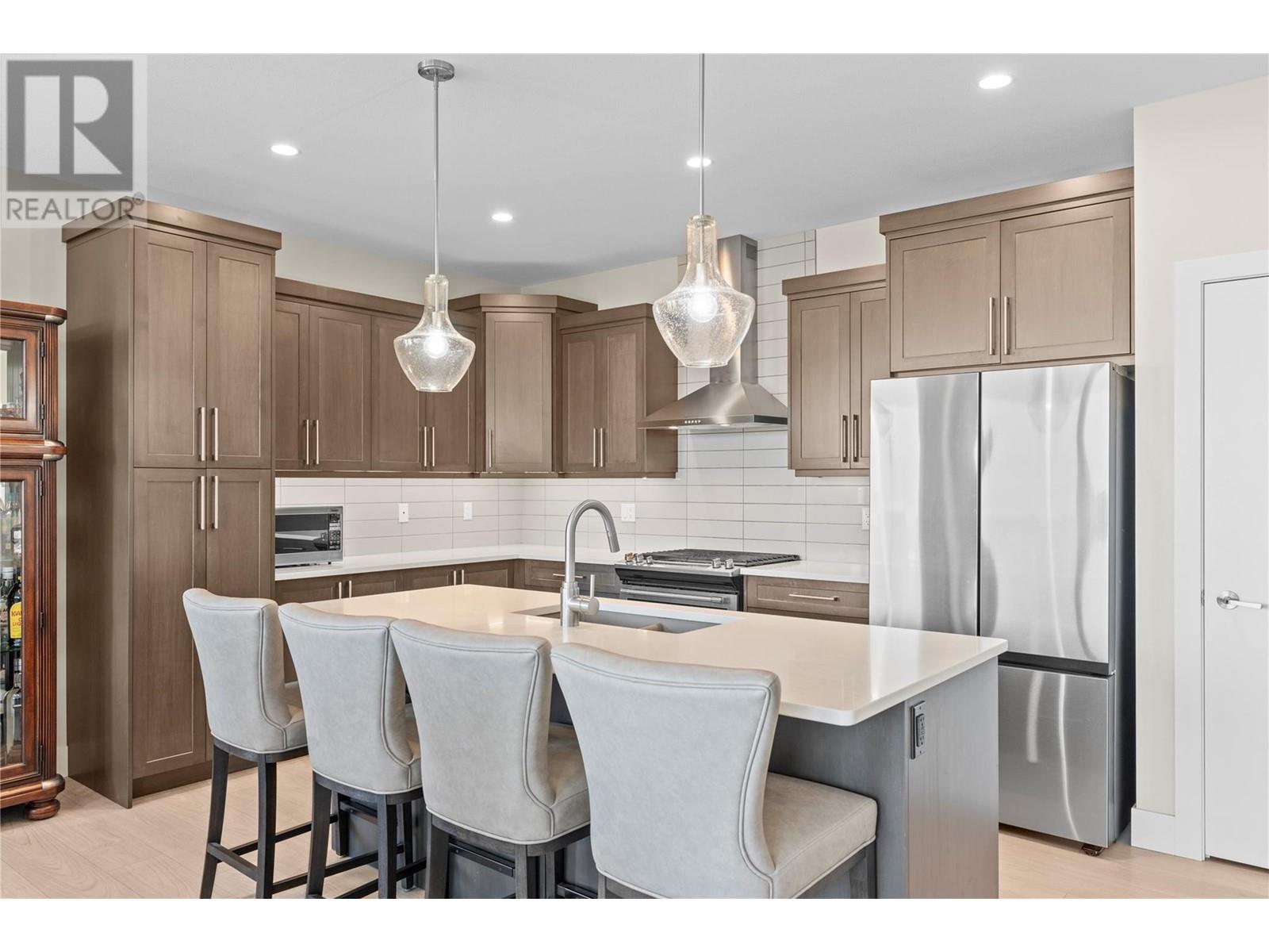 Property at 936 Mt Ida Drive image 2
