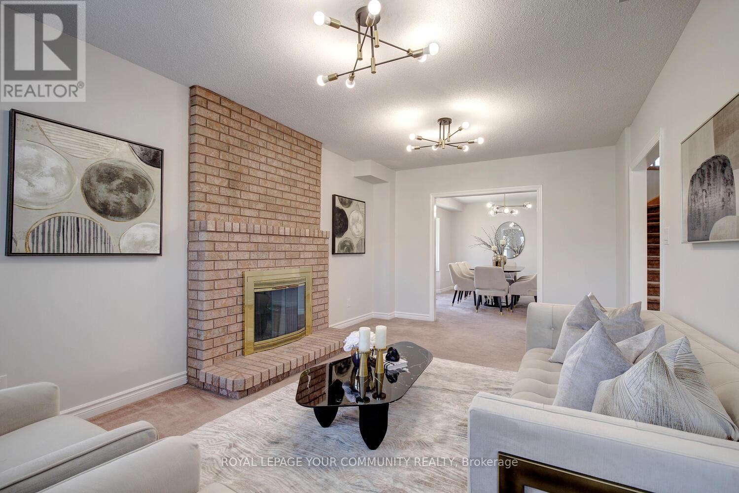 14 Hart Street, Richmond Hill, Ontario  L4C 8X2 - Photo 13 - N12130070