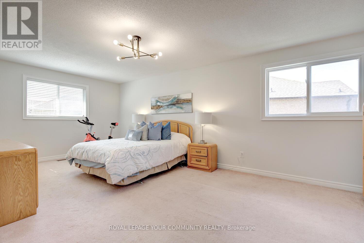 14 Hart Street, Richmond Hill, Ontario  L4C 8X2 - Photo 32 - N12130070