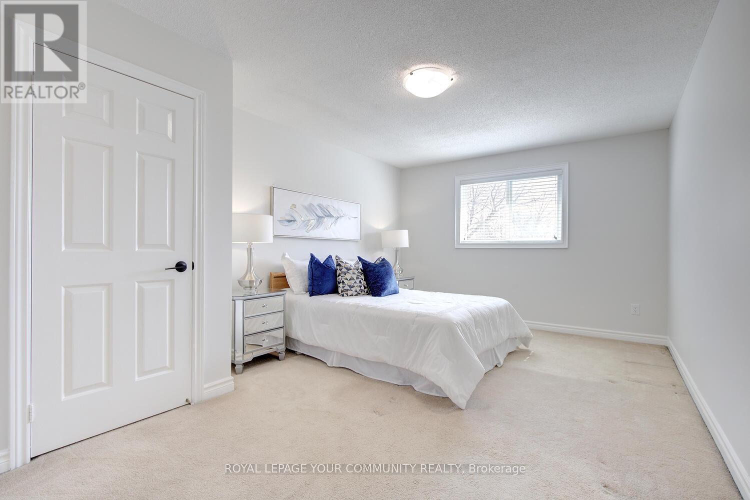 14 Hart Street, Richmond Hill, Ontario  L4C 8X2 - Photo 34 - N12130070
