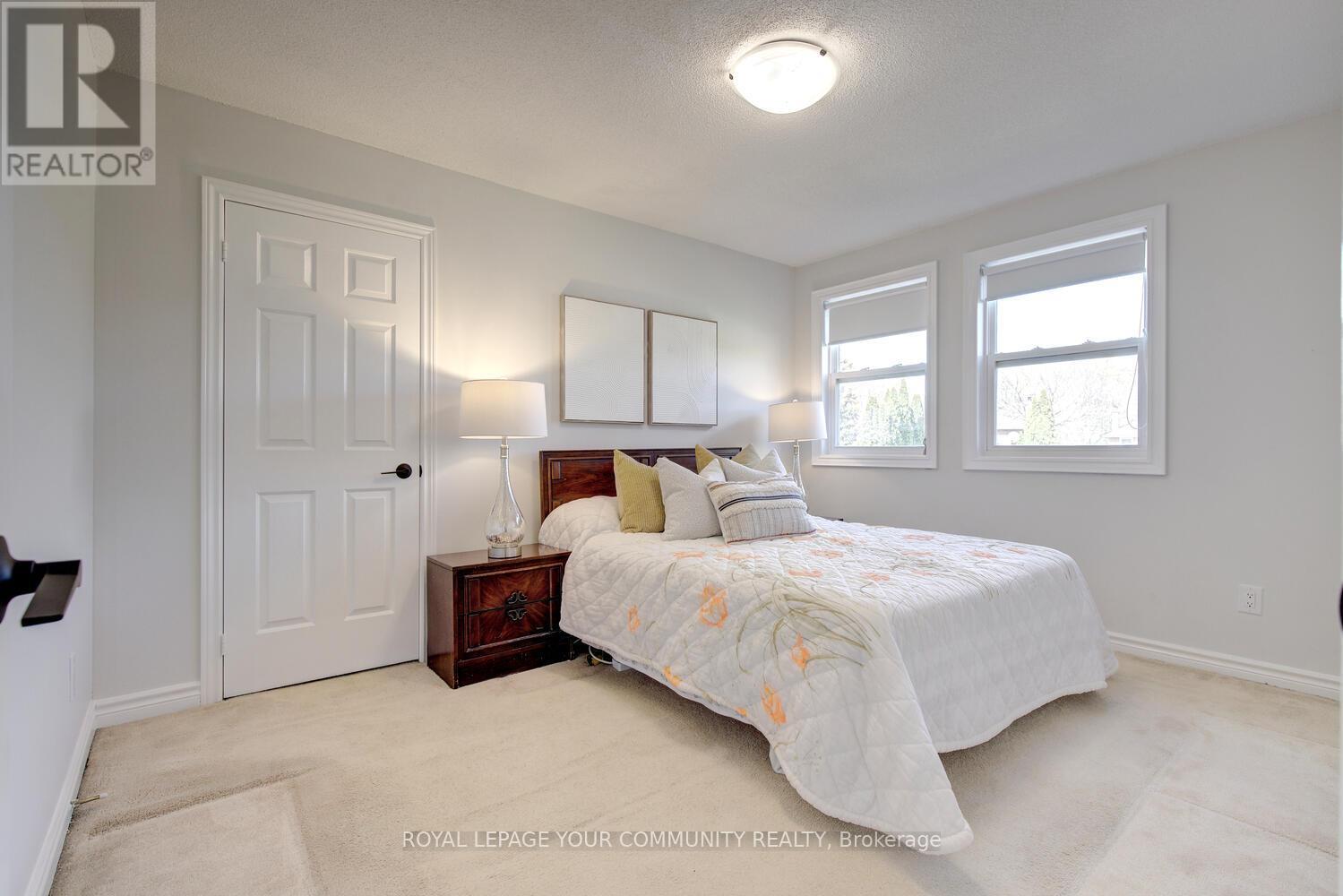 14 Hart Street, Richmond Hill, Ontario  L4C 8X2 - Photo 38 - N12130070
