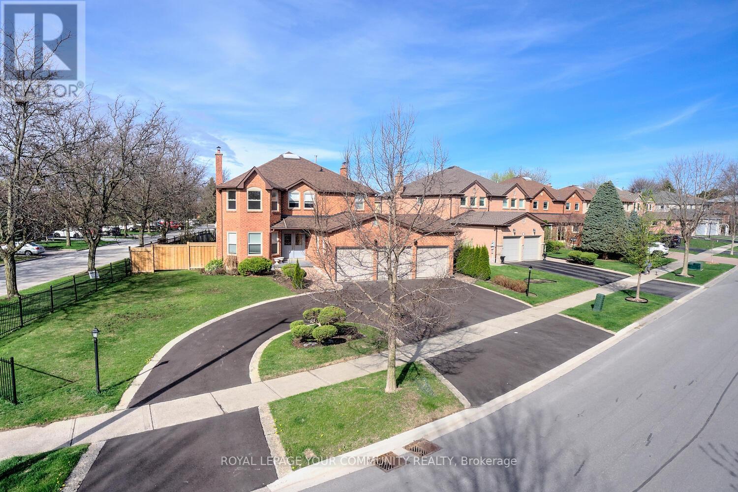 14 Hart Street, Richmond Hill, Ontario  L4C 8X2 - Photo 42 - N12130070