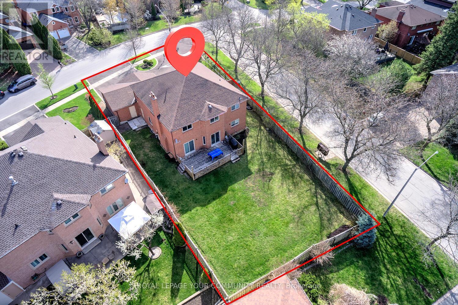14 Hart Street, Richmond Hill, Ontario  L4C 8X2 - Photo 5 - N12130070