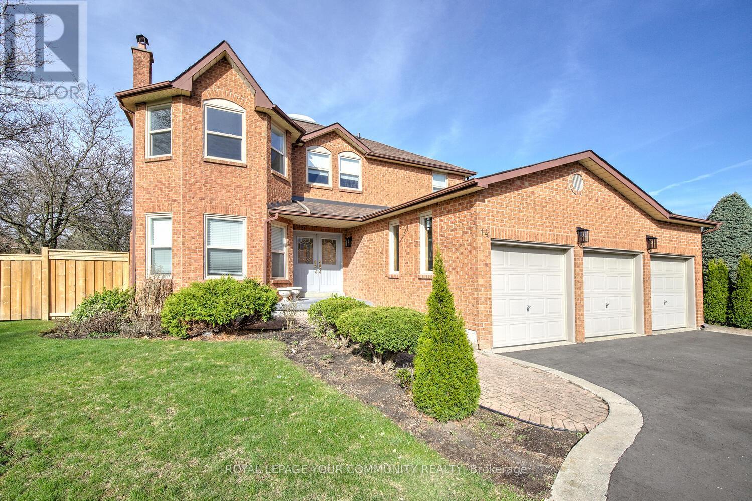 14 Hart Street, Richmond Hill (North Richvale), Ontario  L4C 8X2 - Photo 8 - N12130070