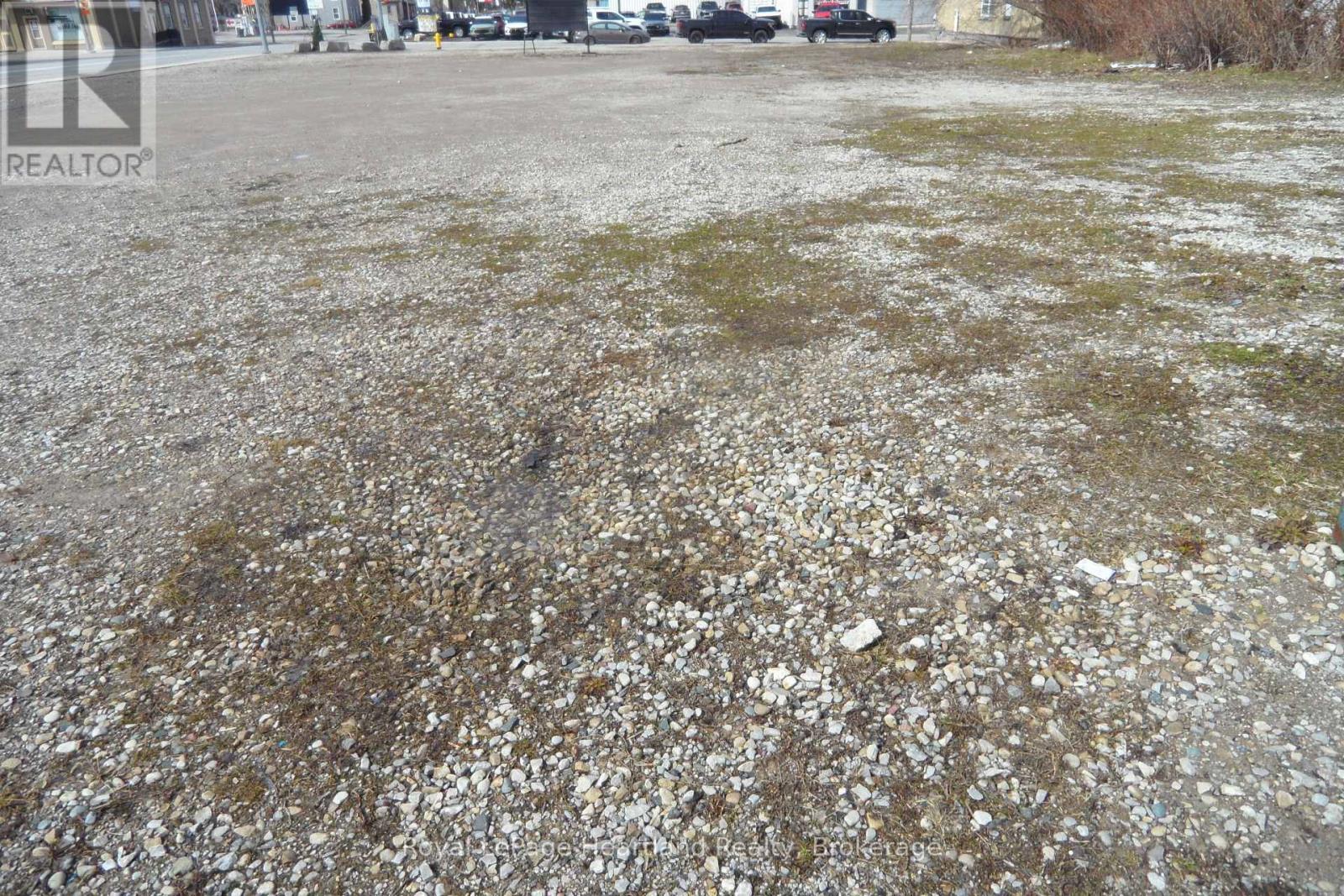 4 Goderich Street E, Huron East, Ontario  N0K 1W0 - Photo 10 - X12130141
