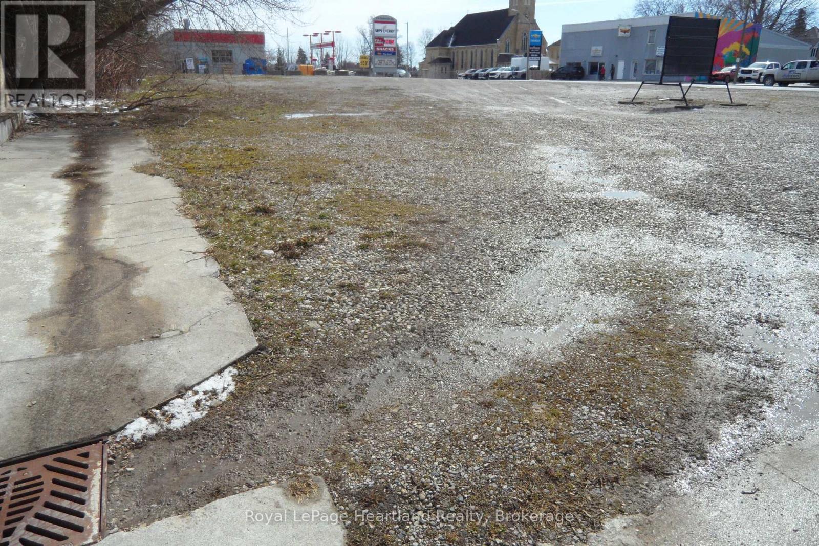 4 Goderich Street E, Huron East, Ontario  N0K 1W0 - Photo 8 - X12130141