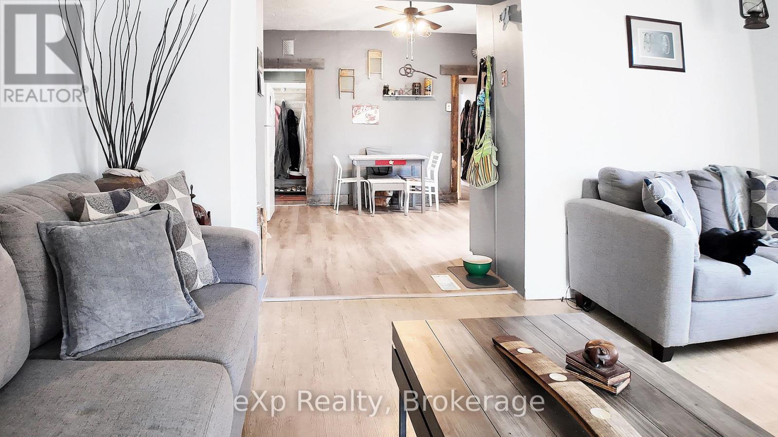 258 8th Street, Hanover, Ontario  N4N 1J7 - Photo 7 - X12130319