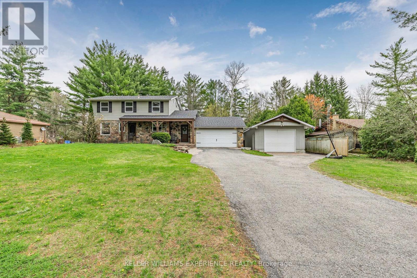 31 LAWRENCE AVENUE, Springwater, Ontario