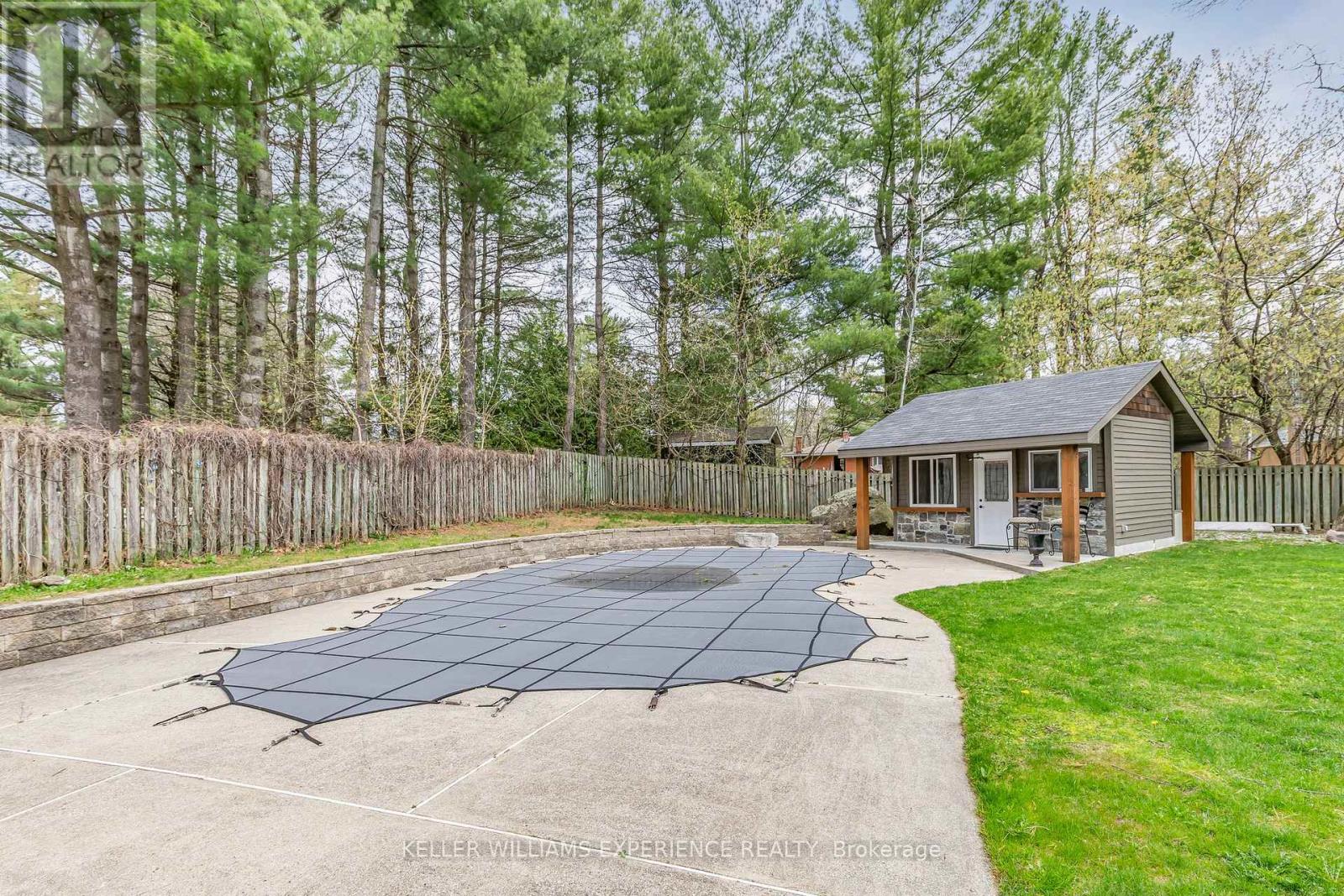 31 Lawrence Avenue, Springwater, Ontario  L9X 0W4 - Photo 25 - S12130013