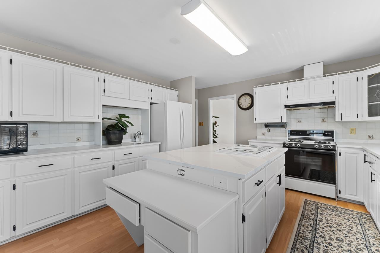 15837 Pacific Avenue, White Rock, British Columbia  V4B 1S8 - Photo 8 - R2998512