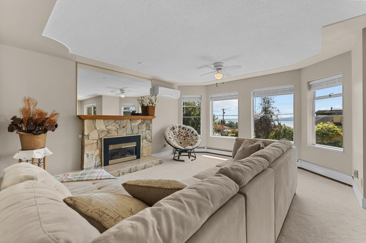 15837 Pacific Avenue, White Rock, British Columbia  V4B 1S8 - Photo 3 - R2998512