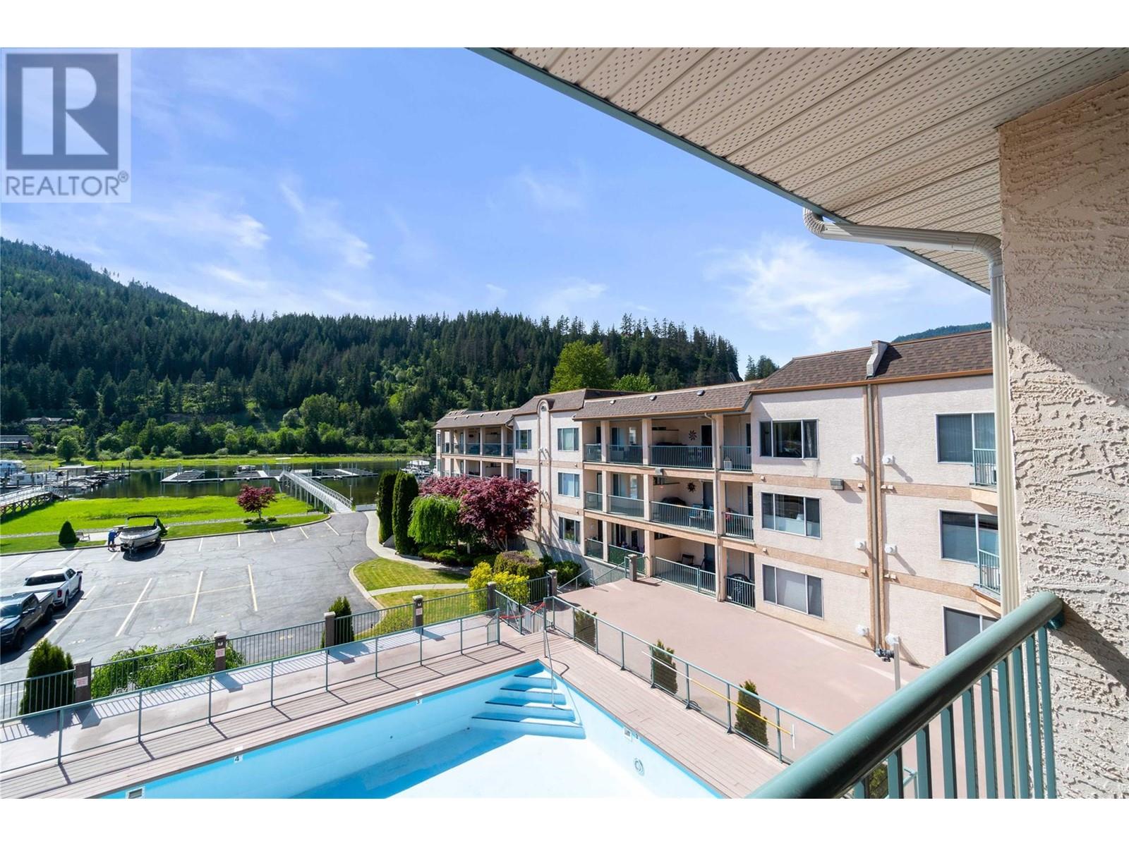 1002 Riverside Avenue Unit# 305, Sicamous, BC V0E2V1
