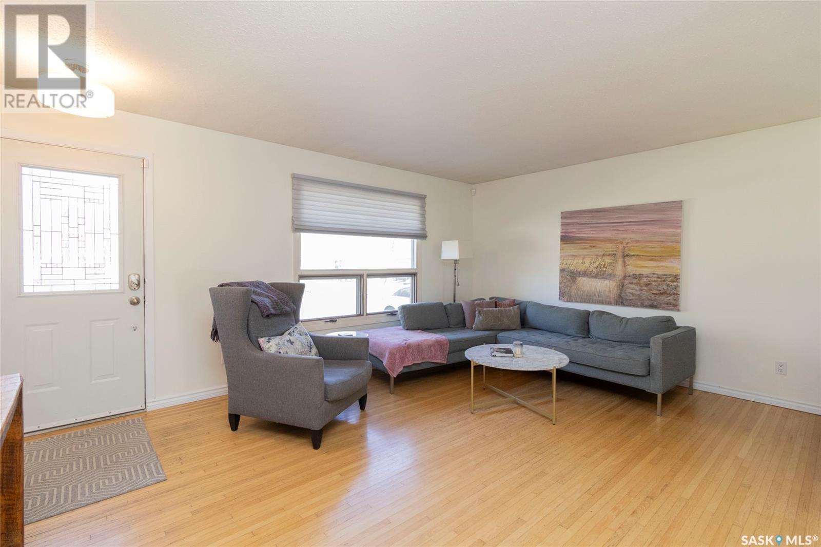 Property at 1606 Grosvenor AVENUE image 5