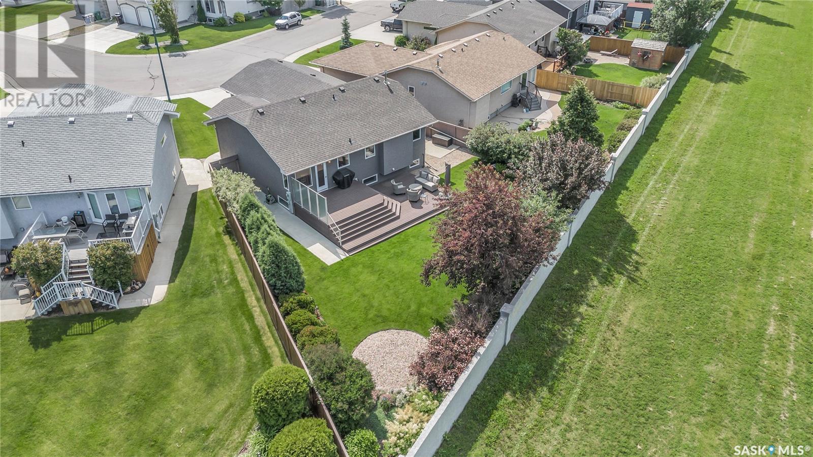 Property at 175 Kutz CRESCENT image 2