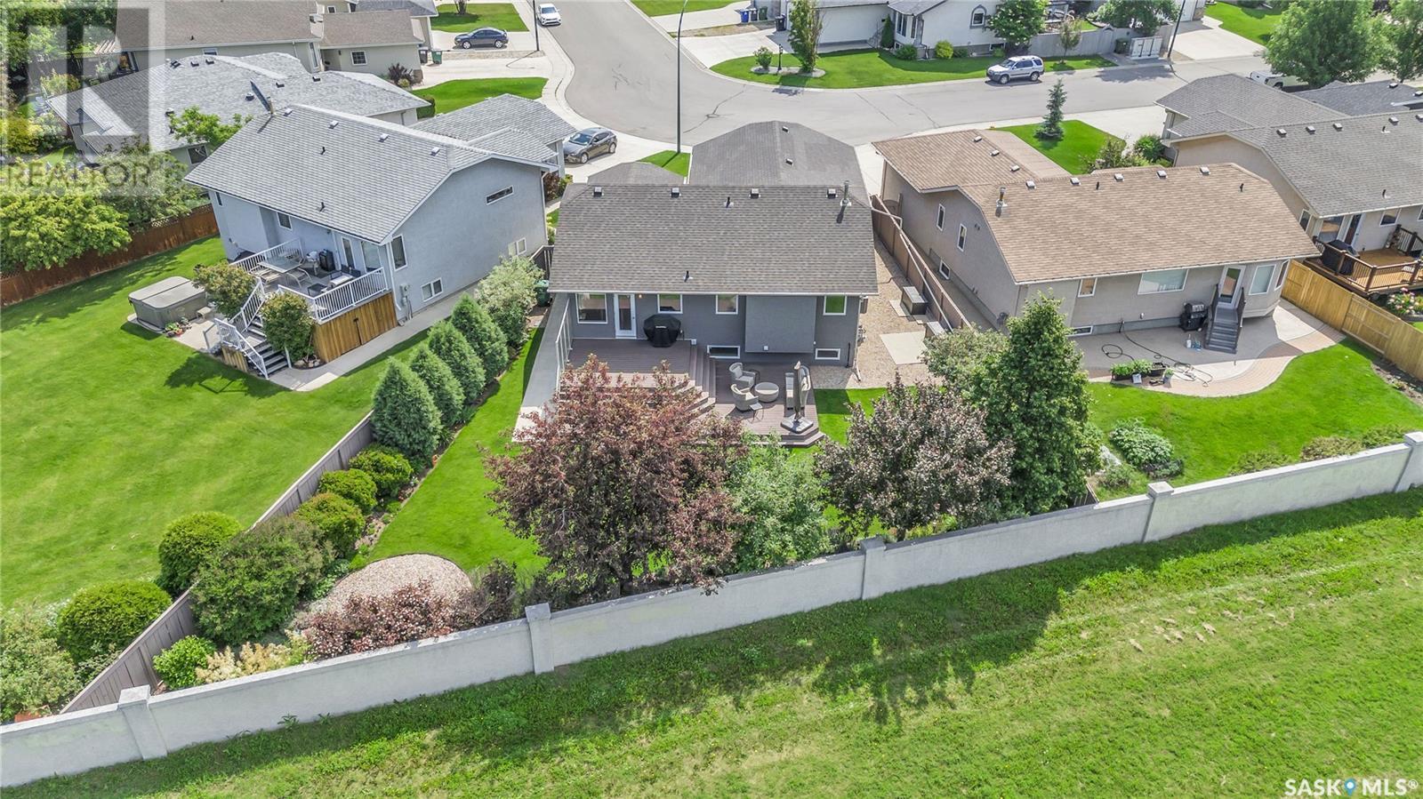 Property at 175 Kutz CRESCENT image 3