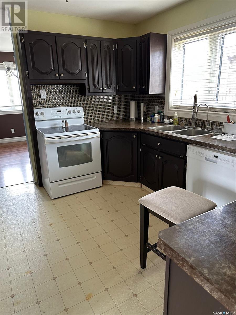 Property at 1102 Sinclair BAY image 3