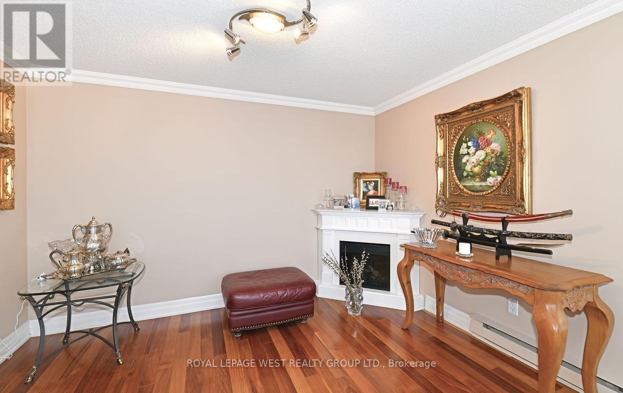 Ph04 - 1360 Rathburn Road E, Mississauga, Ontario  L4W 4H4 - Photo 9 - W12130016