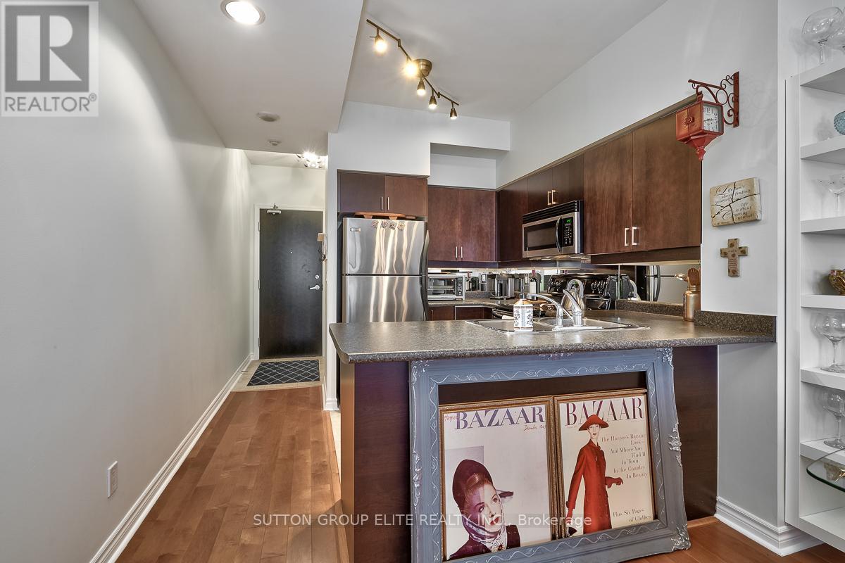 1307 - 388 Prince Of Wales Drive, Mississauga, Ontario  L5B 0A1 - Photo 10 - W12130066