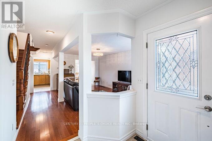 3185 Pearwood Place, Mississauga, Ontario  L5B 4H1 - Photo 5 - W12130129
