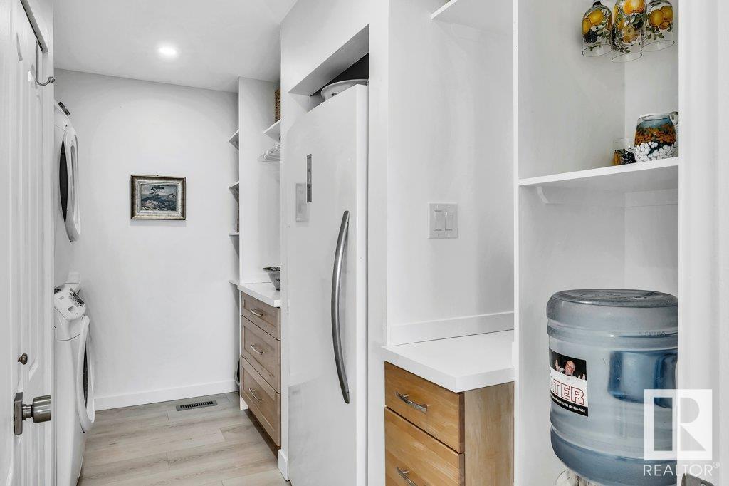 Property at 612 6 ST image 2