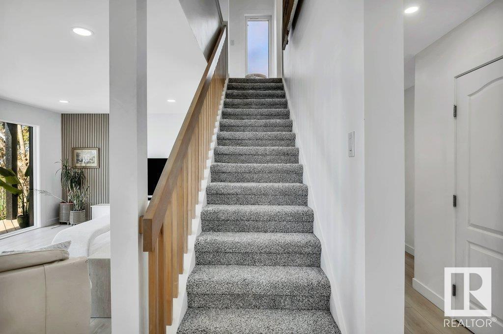 Property at 612 6 ST image 4