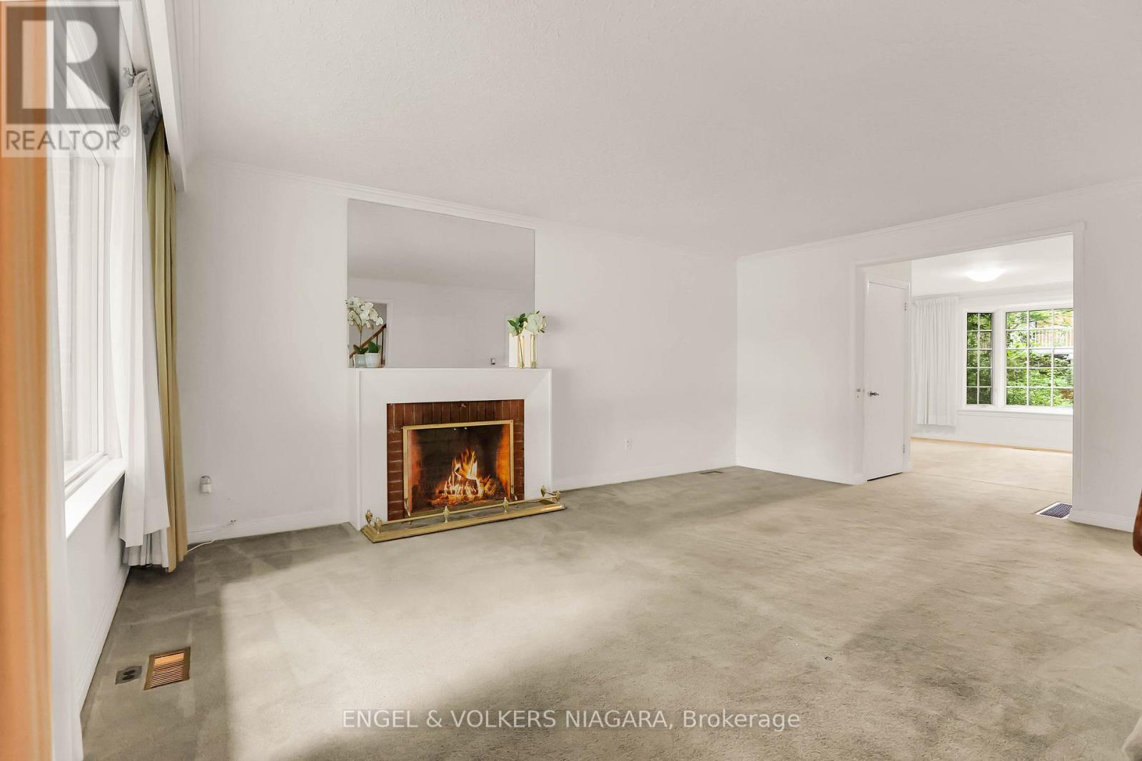 109 Centre Street, Vaughan, Ontario  L4J 1G3 - Photo 6 - N12109111
