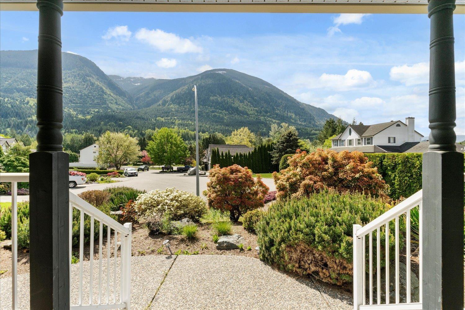 Property at 5052 WHITEWATER PLACE image 4