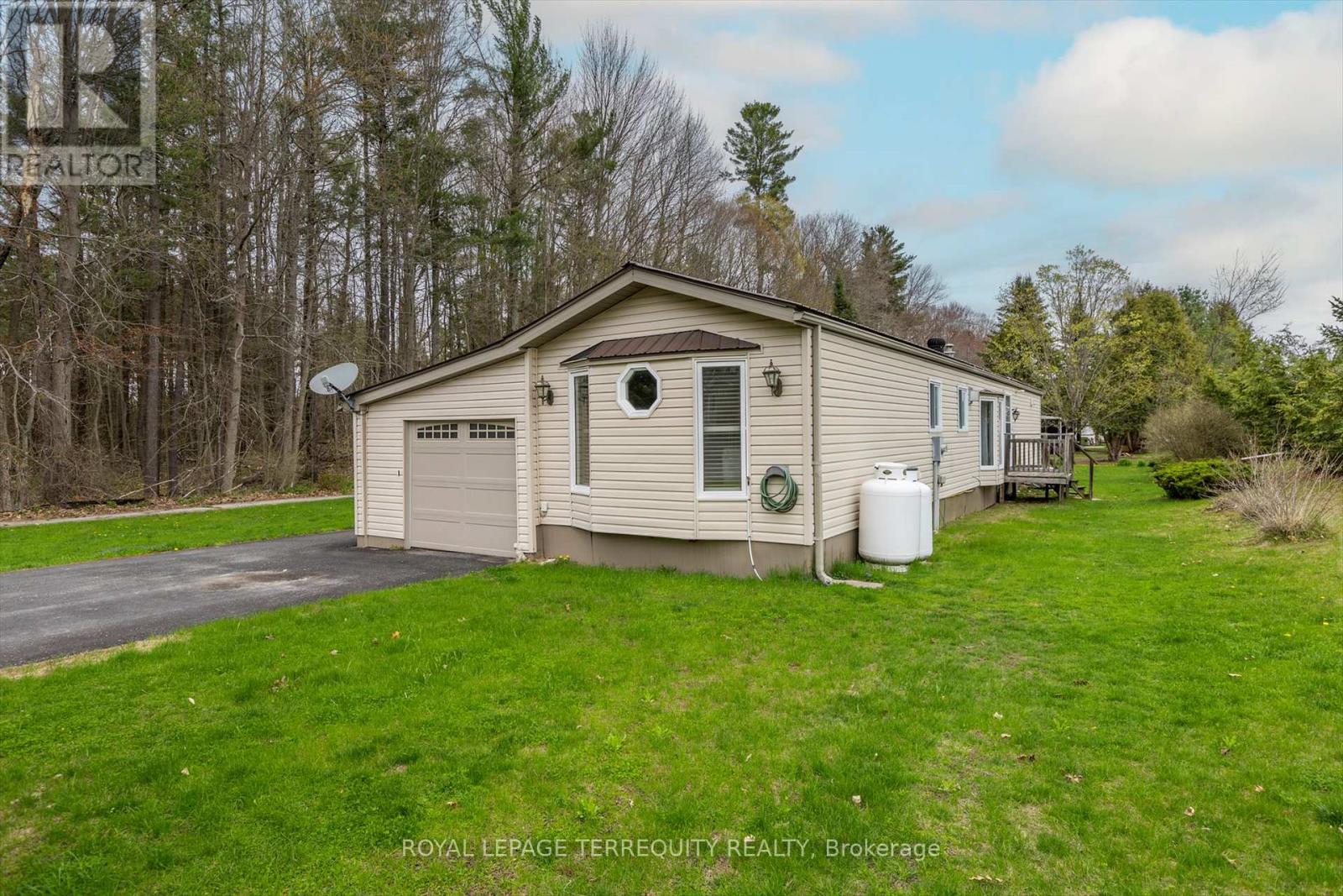 65 Chandos Street, Havelock-Belmont-Methuen, Ontario  K0L 1Z0 - Photo 3 - X12130009