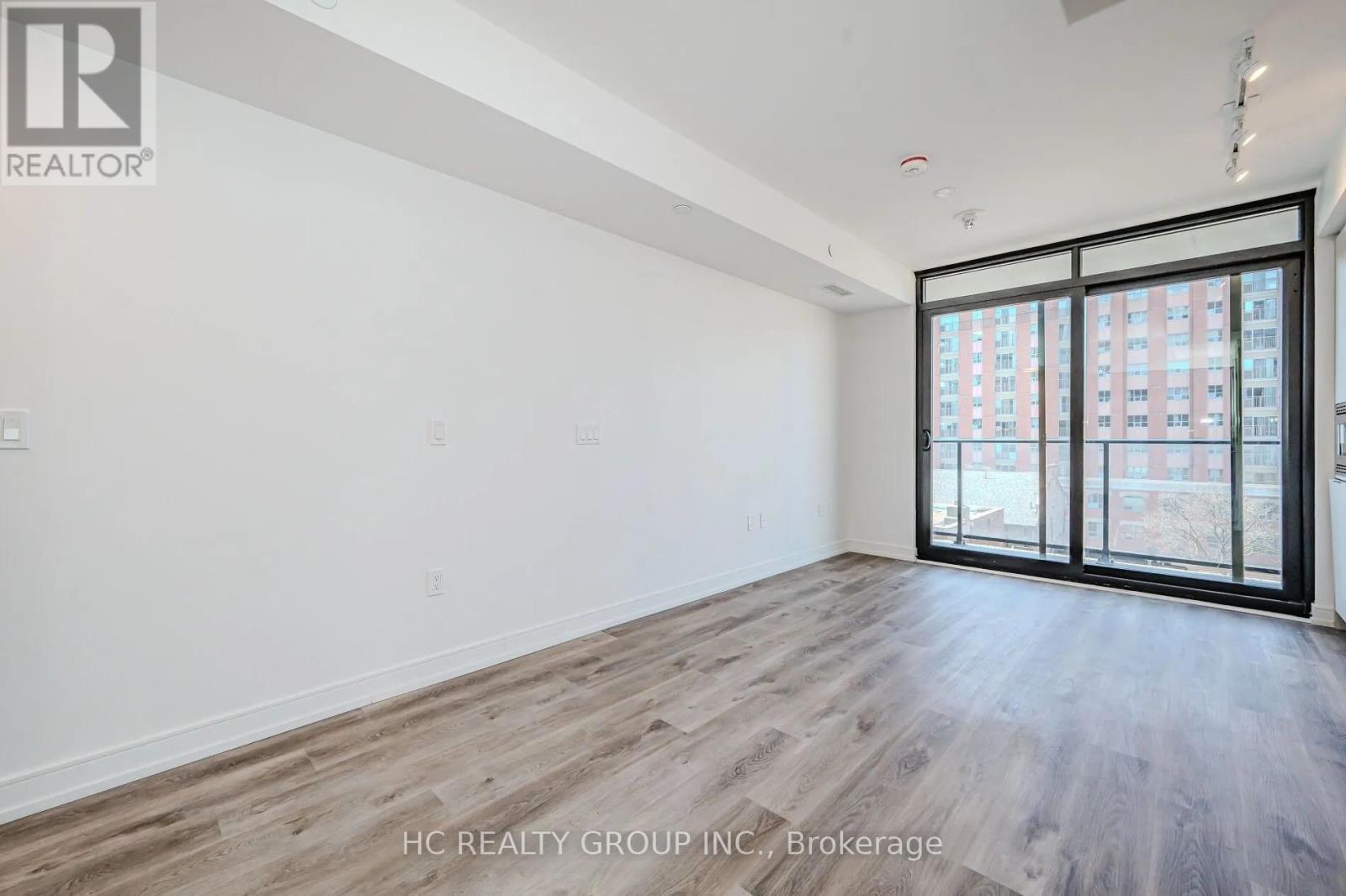 607 - 1 Jarvis Street, Hamilton, Ontario  L8R 0A8 - Photo 15 - X12130051