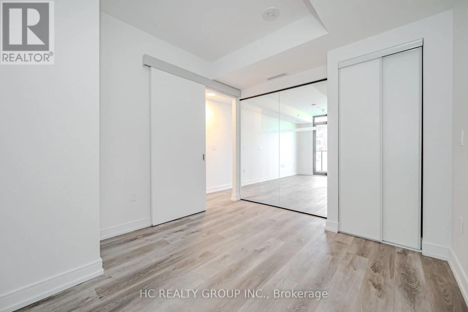 607 - 1 Jarvis Street, Hamilton, Ontario  L8R 0A8 - Photo 8 - X12130051