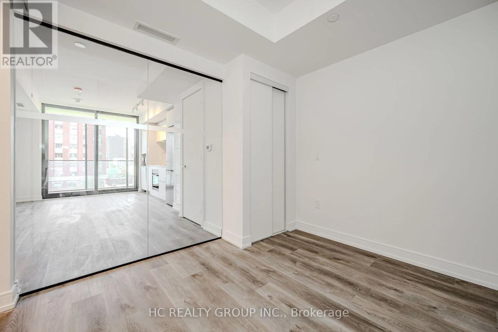 607 - 1 Jarvis Street, Hamilton, Ontario  L8R 0A8 - Photo 9 - X12130051