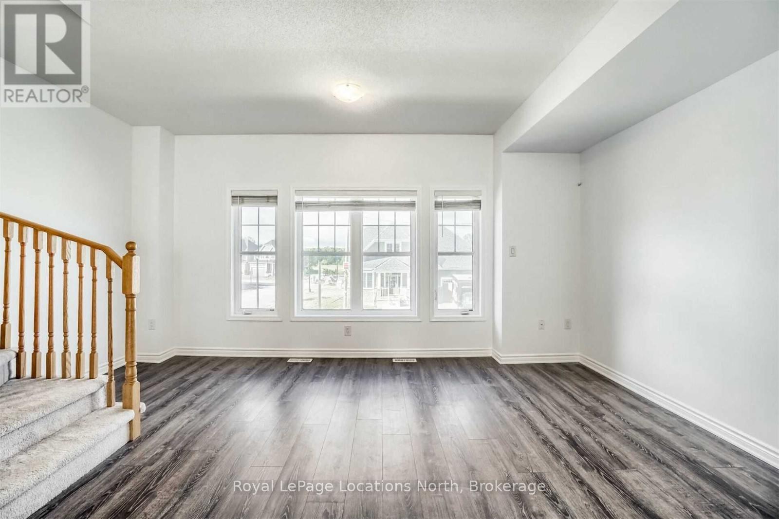 152 Village Gate Drive, Wasaga Beach, Ontario  L9Z 0J7 - Photo 14 - S12130390