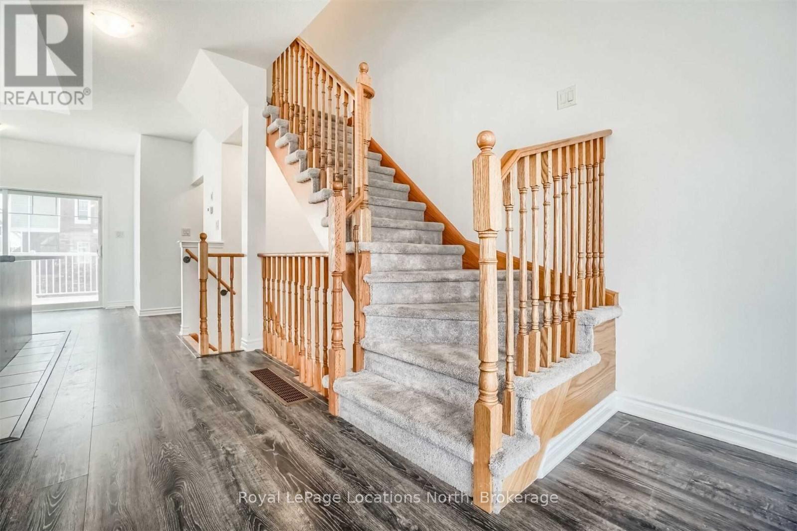 152 Village Gate Drive, Wasaga Beach, Ontario  L9Z 0J7 - Photo 15 - S12130390