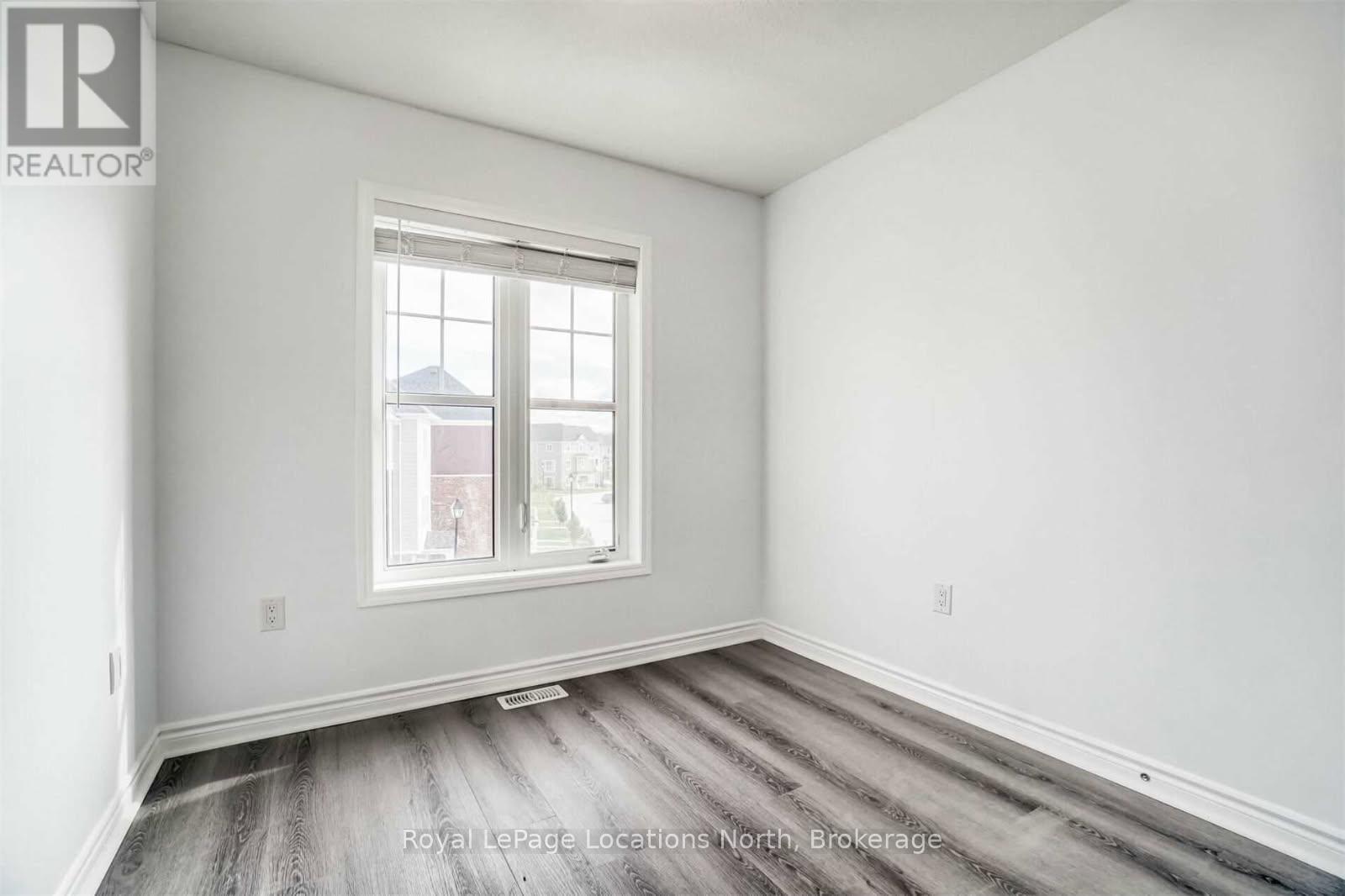 152 Village Gate Drive, Wasaga Beach, Ontario  L9Z 0J7 - Photo 17 - S12130390