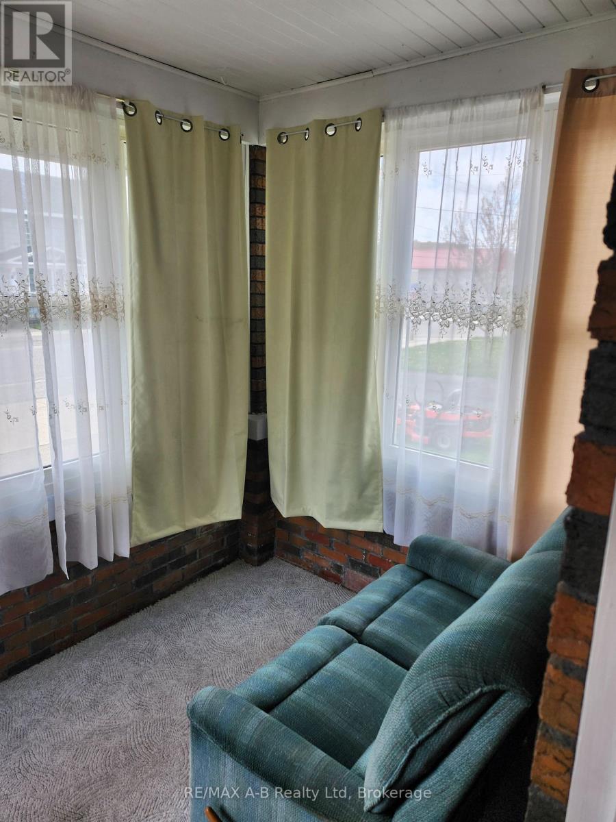 101 Montreal St Street, West Perth (Mitchell), Ontario  N0K 1N0 - Photo 32 - X12130441