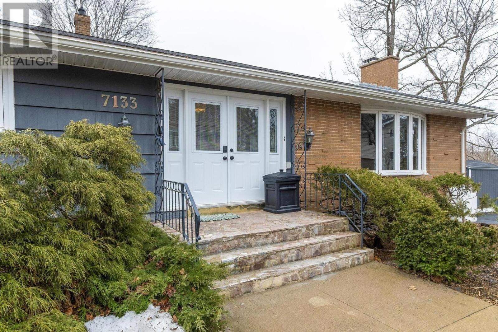 Property at 7133 Murdoch Avenue image 2