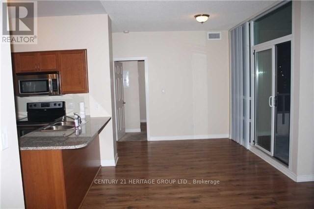3510 - 208 Enfield Place, Mississauga (City Centre), Ontario  L5B 0G8 - Photo 6 - W12130063