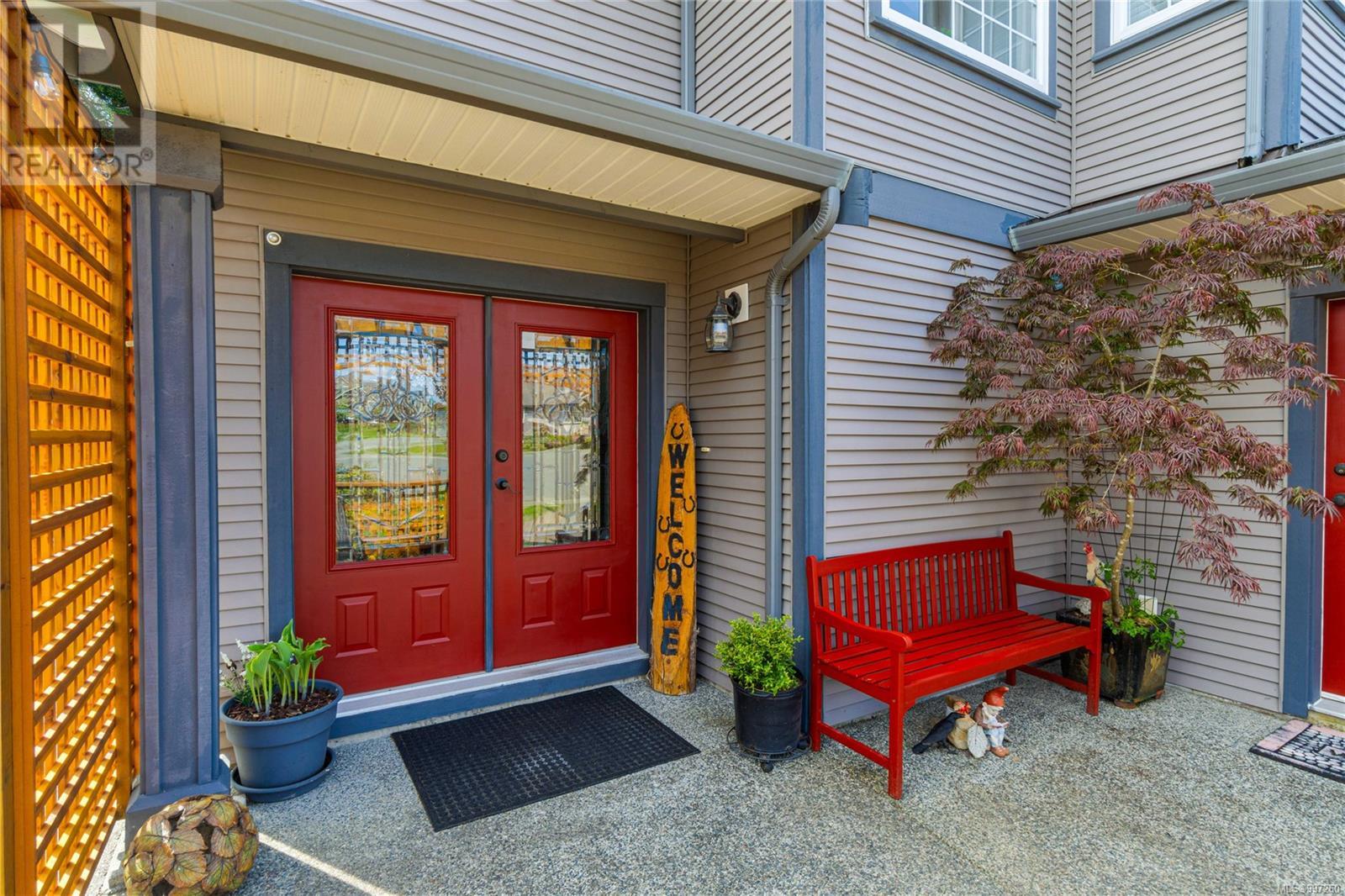 Property at 1343 Thalia Pl image 2
