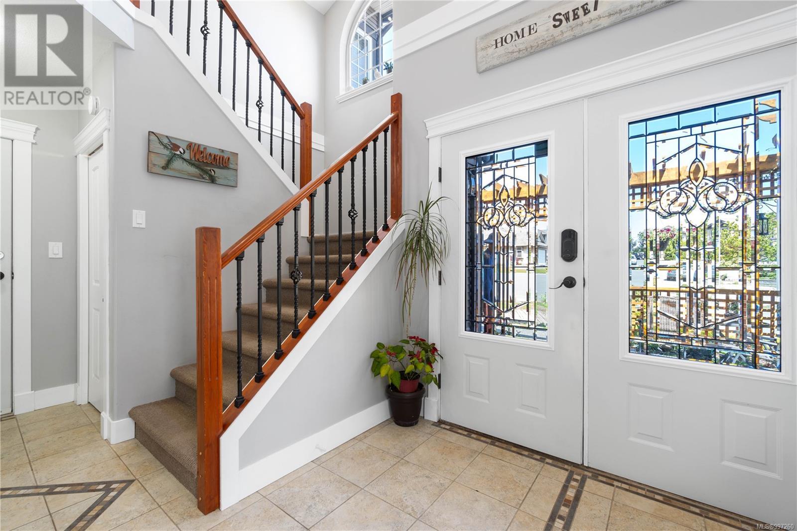 Property at 1343 Thalia Pl image 3