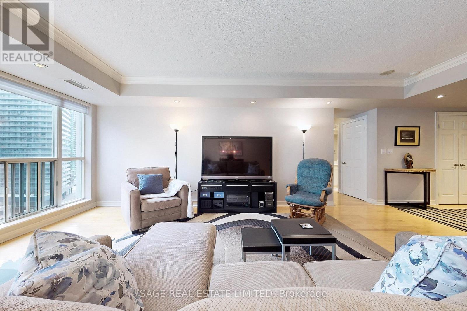 1114 - 270 Wellington Street W, Toronto (Waterfront Communities), Ontario  M5V 3P5 - Photo 17 - C12130215