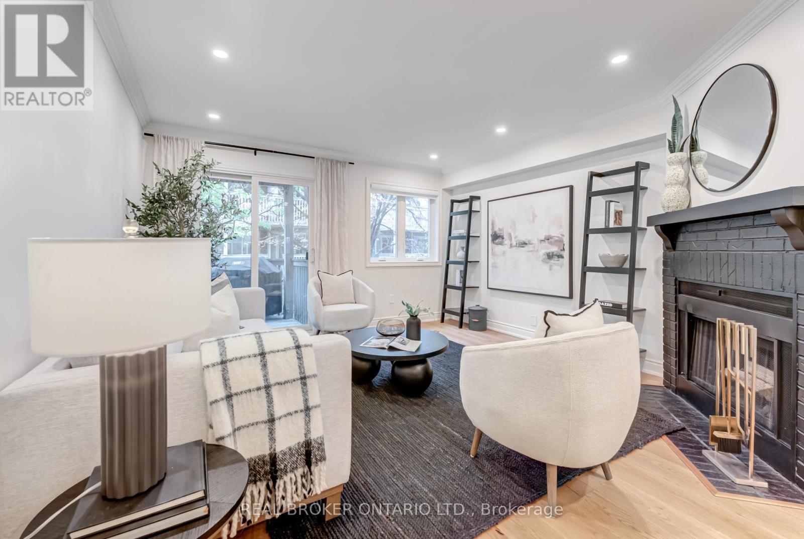 A - 42a Shank Street, Toronto (Niagara), Ontario  M6J 3T9 - Photo 5 - C12130234